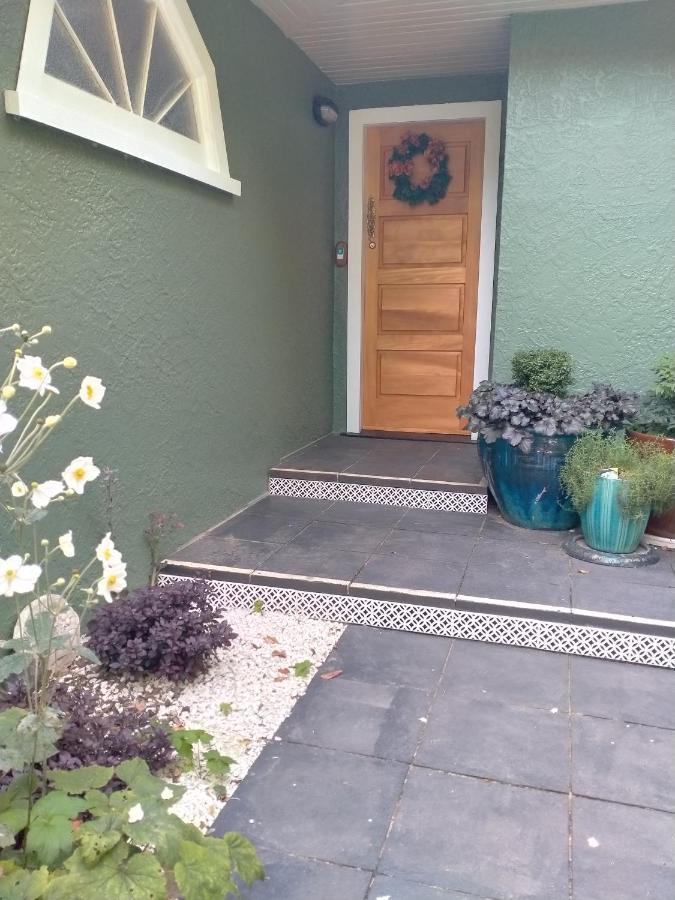 Bed and breakfast Amberly House Rotorua Extérieur photo